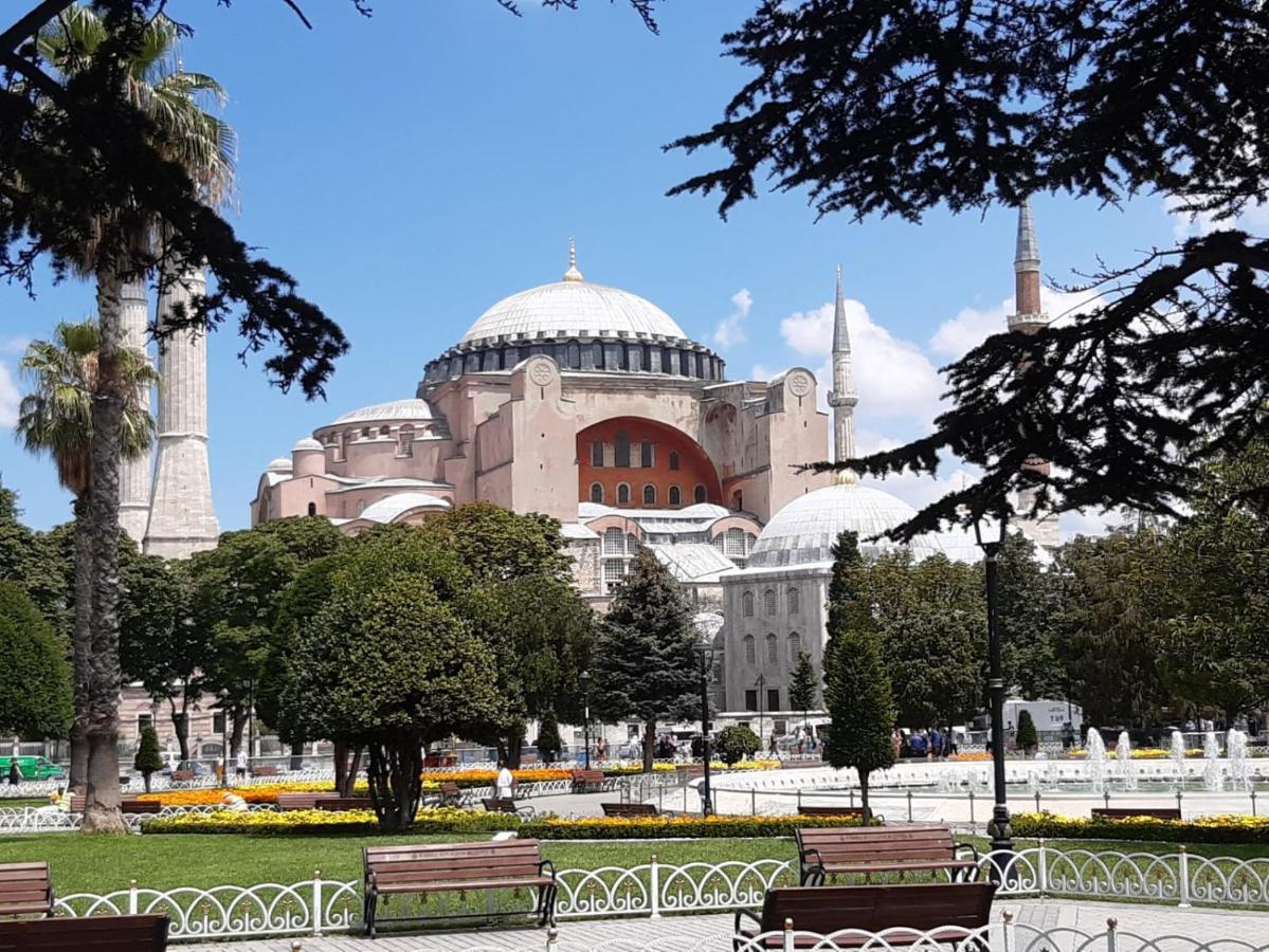 Medellin Apart Hotel Istanbul Bagian luar foto