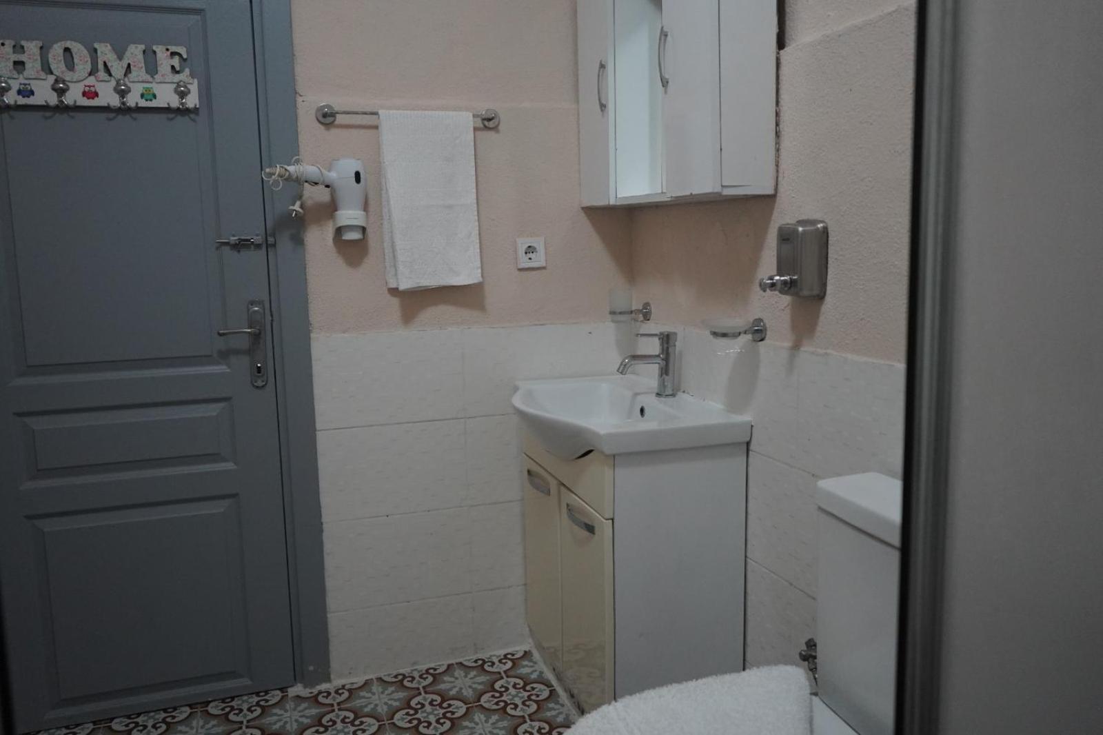 Medellin Apart Hotel Istanbul Bagian luar foto