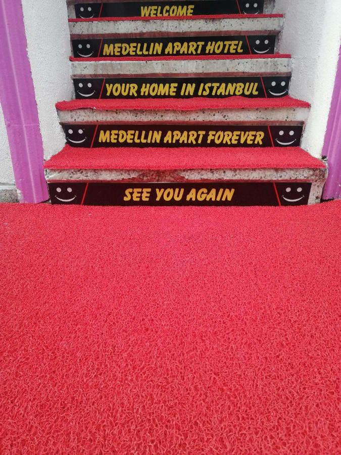 Medellin Apart Hotel Istanbul Bagian luar foto